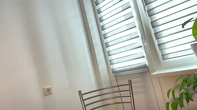 Snapshot of Sarahsolara chatting on February 14, 2:03 pm Sarahsolara online show from February 14, 2:03 pm