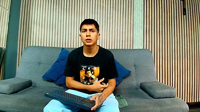 Aron pulse online show from March 4, 1:28 pm