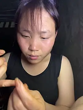 kekely online show from April 8, 3:45 pm