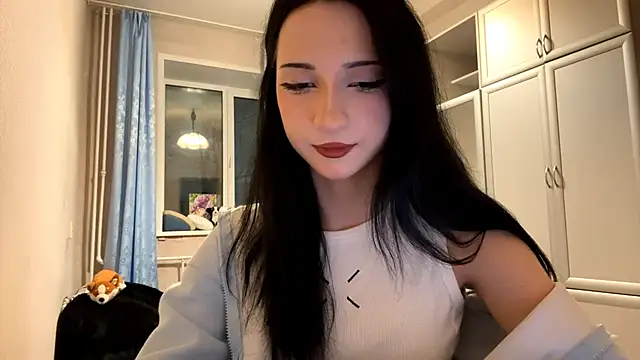 UrBabeLuna online show from February 1, 3:21 pm