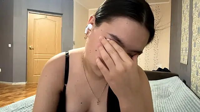 Snapshot of Ayazyn chatting on February 16, 1:07 pm Ayazyn online show from February 16, 1:07 pm