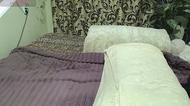 Snapshot of SEXforPLEASURE chatting on April 2, 8:39 pm SEXforPLEASURE online show from April 2, 8:39 pm