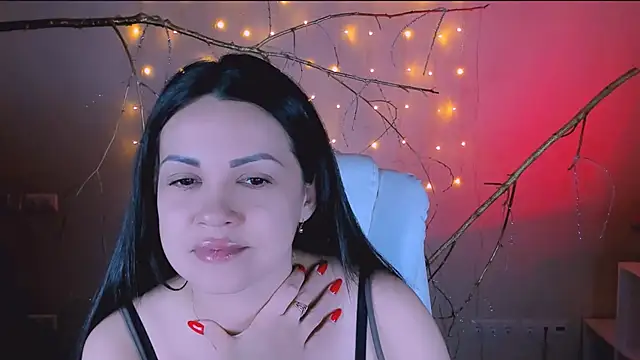 Snapshot of karolina_robinson chatting on February 6, 11:35 am karolina robinson online show from February 6, 11:35 am