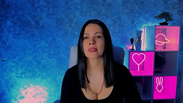 Snapshot of karolina_robinson chatting on March 1, 11:45 am karolina robinson online show from March 1, 11:45 am