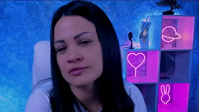 karolina robinson online show from March 25, 4:13 pm