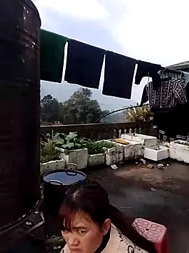 Snapshot of Queen-love45 chatting on February 6, 3:44 am Queen-love45 online show from February 6, 3:44 am