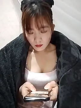 Snapshot of Queen-love45 chatting on February 18, 4:08 am Queen-love45 online show from February 18, 4:08 am