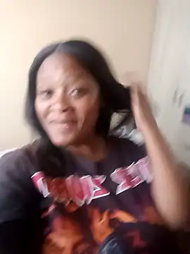 Snapshot of BBWQueenxx chatting on June 8, 12:16 pm BBWQueenxx online show from June 8, 12:16 pm