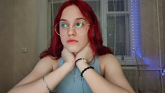 CalandraRolon online show from February 25, 7:34 pm