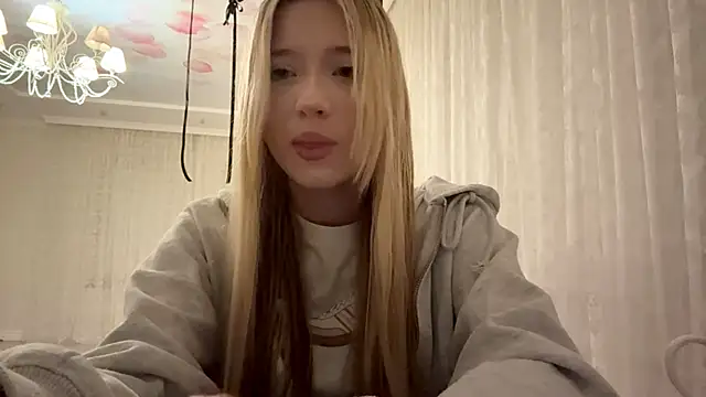 Snapshot of IvyArmbrister chatting on March 3, 5:19 pm IvyArmbrister online show from March 3, 5:19 pm