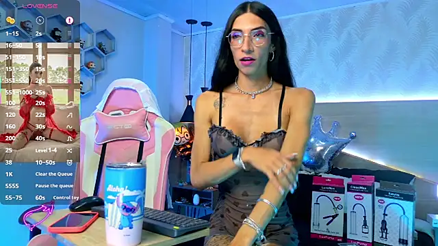 Snapshot of kylliefox_ chatting on September 13, 1:33 pm kylliefox online show from September 13, 1:33 pm