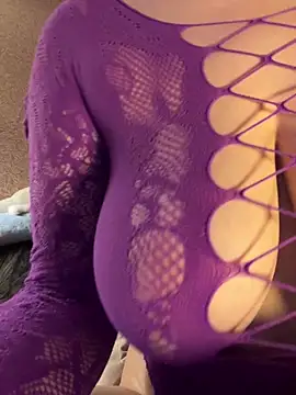 Best-B00bs online show from February 19, 9:00 pm