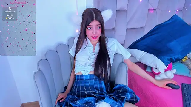 Snapshot of dolly_kitter chatting on July 13, 12:52 pm dolly kitter online show from July 13, 12:52 pm