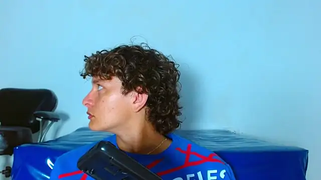 arielnoir6958 online show from March 30, 11:39 pm