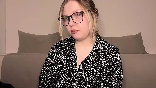 Ophelia Ritz online show from March 5, 9:22 pm