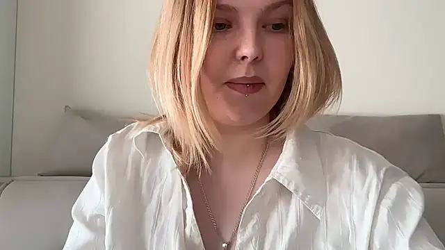 Ophelia Ritz online show from June 5, 6:52 am
