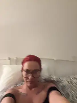 Snapshot of SophieSchmidt chatting on February 25, 7:23 pm SophieSchmidt online show from February 25, 7:23 pm