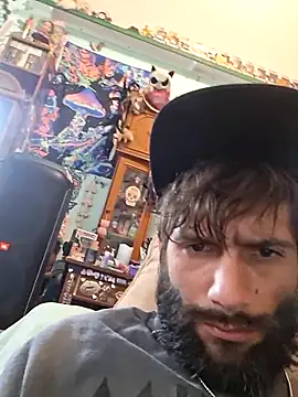 TrndSettr online show from February 27, 5:02 pm