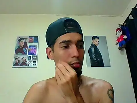 Snapshot of Stiward_newman chatting on March 11, 2:17 am Stiward newman online show from March 11, 2:17 am