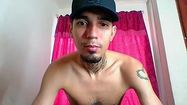 Snapshot of Stiward_newman chatting on March 12, 4:46 pm Stiward newman online show from March 12, 4:46 pm
