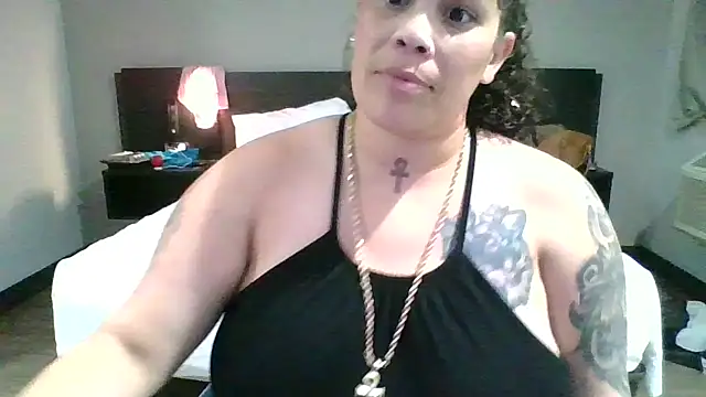 Snapshot of harleycakess chatting on February 18, 9:27 am harleycakess online show from February 18, 9:27 am