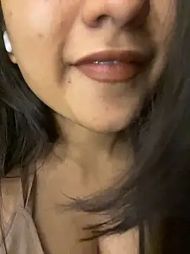 Snapshot of serenaaaax chatting on February 1, 12:09 am serenaaaax online show from February 1, 12:09 am