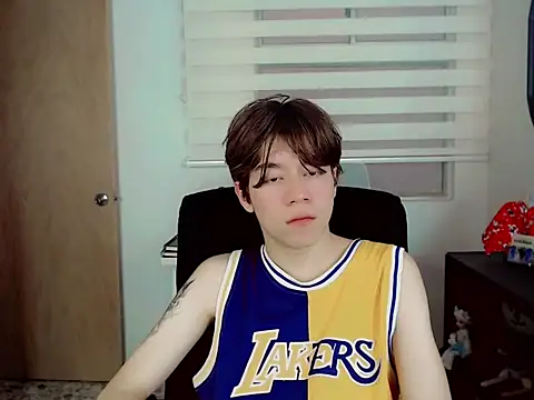 Snapshot of duvisex19 chatting on February 6, 9:29 pm duvisex19 online show from February 6, 9:29 pm