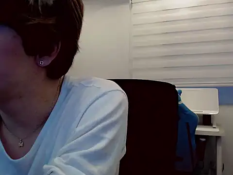 Snapshot of duvisex19 chatting on February 21, 10:33 pm duvisex19 online show from February 21, 10:33 pm