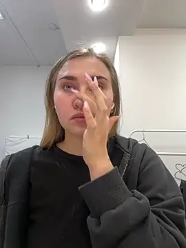 Snapshot of MonicaWestt chatting on February 10, 7:12 am MonicaWestt online show from February 10, 7:12 am