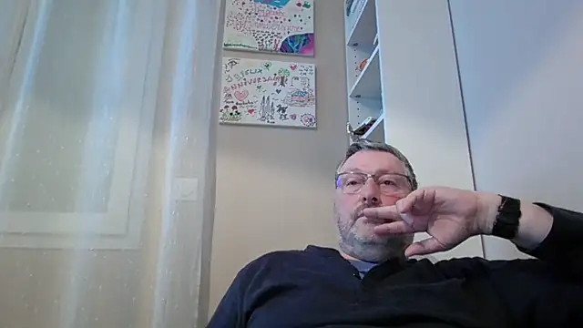 doudou310 online show from February 17, 5:15 am