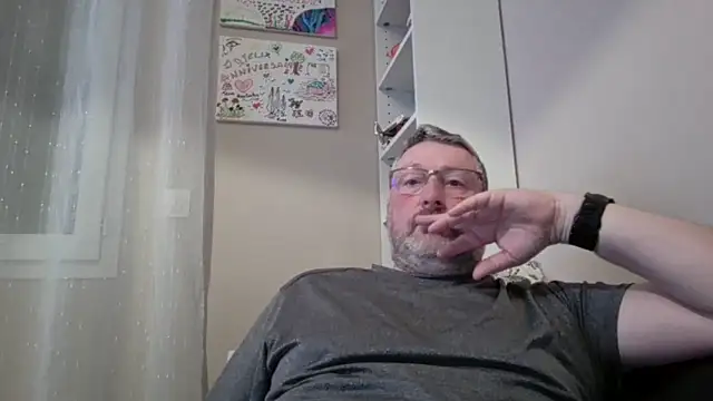 doudou310 online show from March 25, 4:07 am