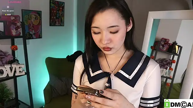 Snapshot of Noiry_Vuvez chatting on April 26, 8:06 pm Noiry Vuvez online show from April 26, 8:06 pm