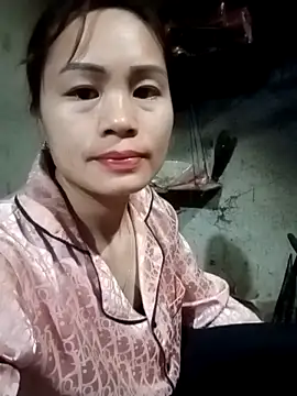 Snapshot of l_kiss chatting on February 6, 11:24 am l kiss online show from February 6, 11:24 am