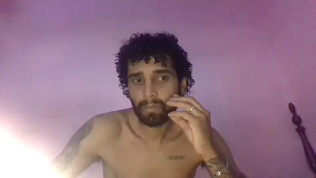 Snapshot of casal_atrevido chatting on May 28, 1:41 pm casal atrevido online show from May 28, 1:41 pm