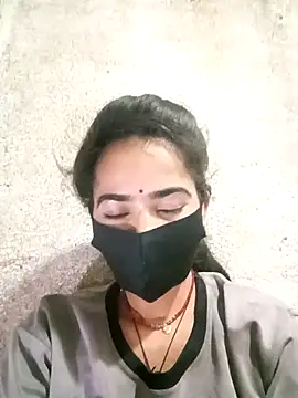 Sunali Bendre online show from February 27, 2:50 pm