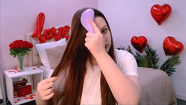 Snapshot of sunbeams chatting on February 17, 8:15 pm sunbeams online show from February 17, 8:15 pm