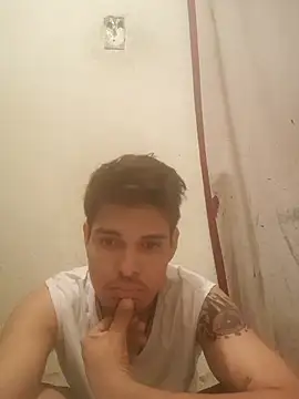 Snapshot of Aguilarcruzkevin31 chatting on July 19, 12:09 pm Aguilarcruzkevin31 online show from July 19, 12:09 pm