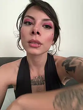 Isalove99 online show from April 15, 7:10 pm