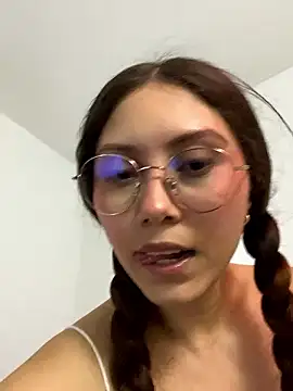 Snapshot of asuna_love20 chatting on May 22, 8:25 pm asuna love20 online show from May 22, 8:25 pm