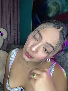 Kylievoos online show from February 9, 11:31 pm