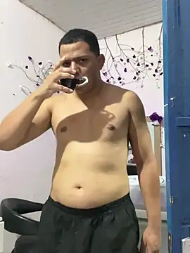 Snapshot of Loaisn chatting on February 9, 10:47 pm Loaisn online show from February 9, 10:47 pm