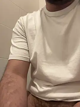 latinocalientehot online show from April 15, 7:43 pm