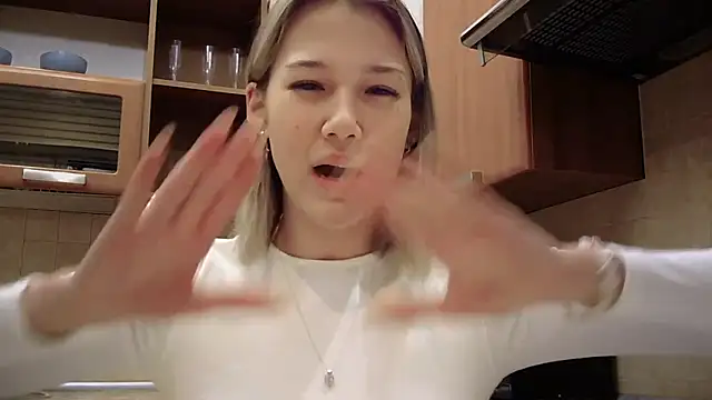 lilXdomiii online show from April 18, 4:22 pm