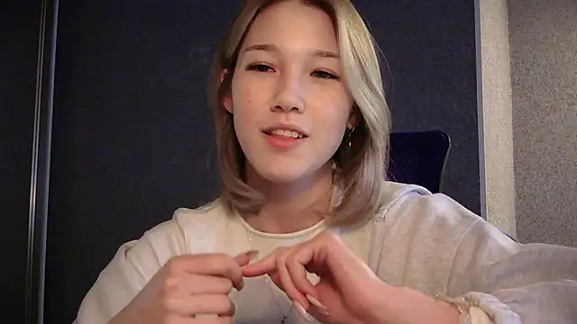 lilXdomiii online show from April 20, 10:51 am