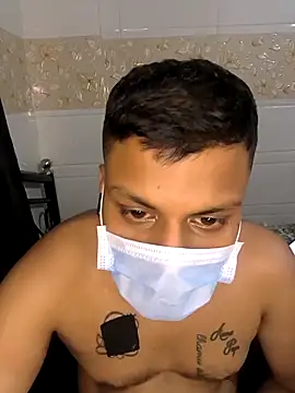 Snapshot of silkboy69 chatting on February 9, 1:04 pm silkboy69 online show from February 9, 1:04 pm