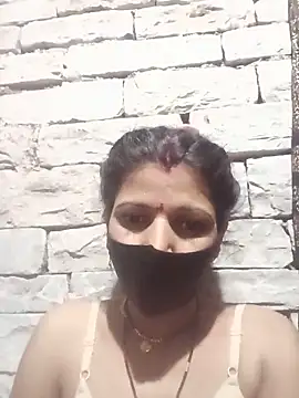 Snapshot of Divya-11431 chatting on May 25, 7:20 pm Divya-11431 online show from May 25, 7:20 pm