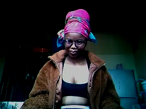 Snapshot of Sexylionessxx27 chatting on March 5, 6:42 am Sexylionessxx27 online show from March 5, 6:42 am