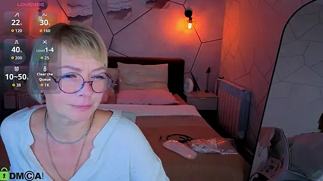 Snapshot of Ann_Annise chatting on July 22, 1:08 am Ann Annise online show from July 22, 1:08 am