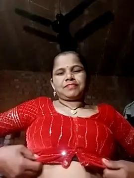 Snapshot of Pooja_sahu chatting on March 18, 4:32 pm Pooja sahu online show from March 18, 4:32 pm