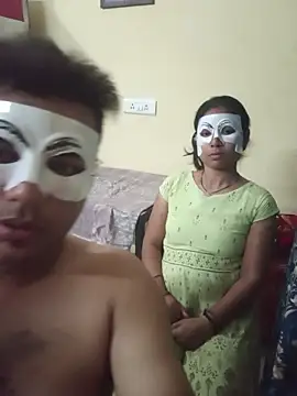 pinkbox online show from April 15, 6:15 pm